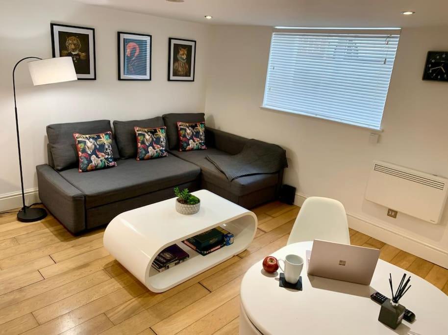 Modern, Period Property With Parking - Located Near Uni, Hospital & Town Centre Ридинг Экстерьер фото